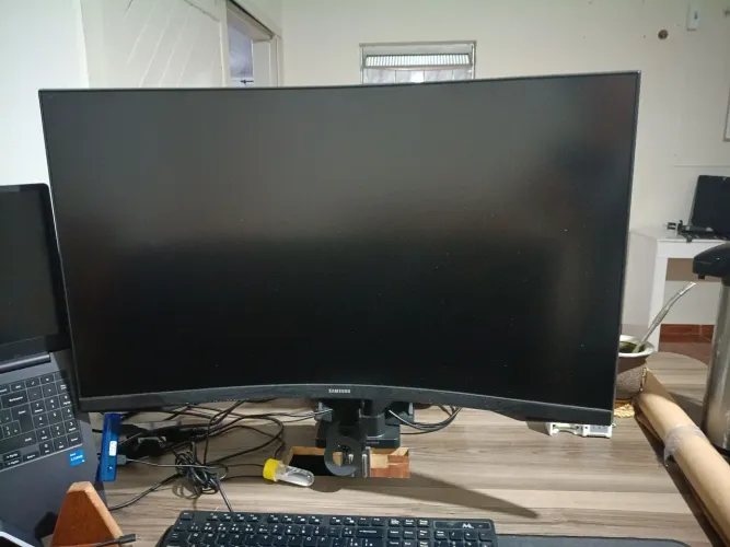 Monitor Gamer Samsung Odyssey G5, 32,qhd, 165hz,1ms,hdmi,dp Preto