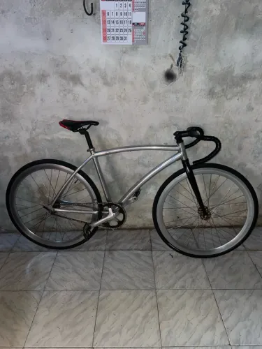 Bike Caloi Fixa (LEIA DESCRIÇÃO)