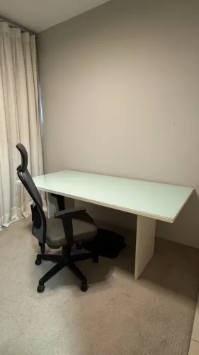 Conjunto Home Office (mesa e cadeira giratória)