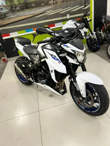 SUZUKI GSX-S750Z