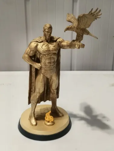 Miniaturas Eaglemoss Hella e Super Man 