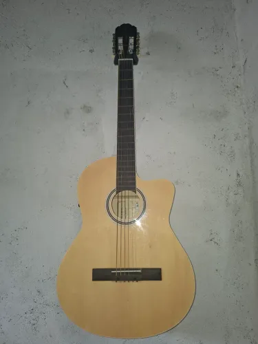 VIOLÃO- USADO/BOM ESTADO, MARCA: VOGGA,CORDAS DE AÇO