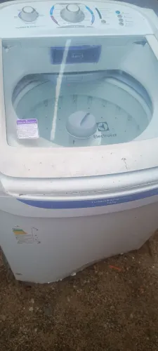 Máquina de lavar roupa Electrolux 15k com defeito