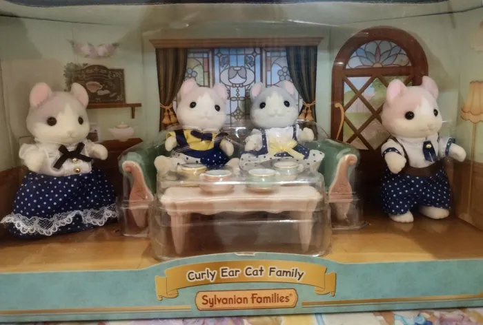 Sylvanian Families Curly Ear Cat