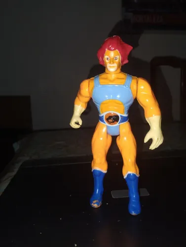 Vendo um boneco do Lion dos Thundercats do ano de 1985 da marca ljn