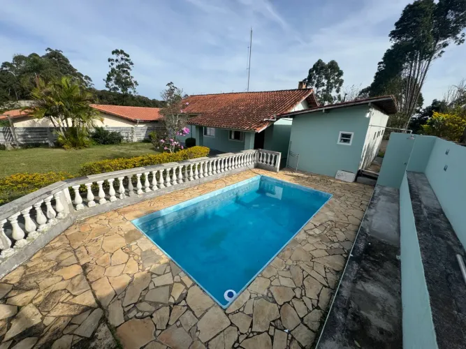 SÃO ROQUE à Famosa Cidade do Vinho; lhes apresenta essa linda Chácara Formada c/1.339,70m2