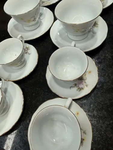 6 xícaras de chá e 6 xícaras de café da Schimidt 420,00