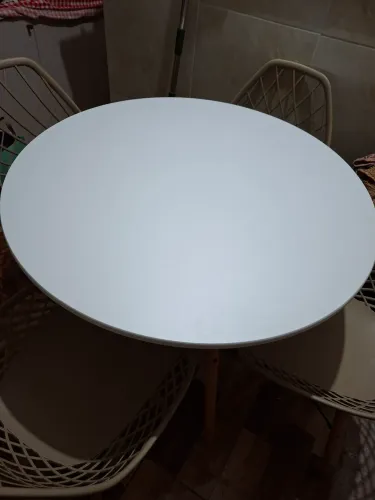 Mesa com 4 cadeiras 