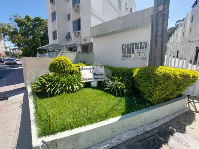 Apartamento mobiliado para alugar 3 Quartos (1 Suíte), Cozinha Equipada e 75m² na Carvoeir
