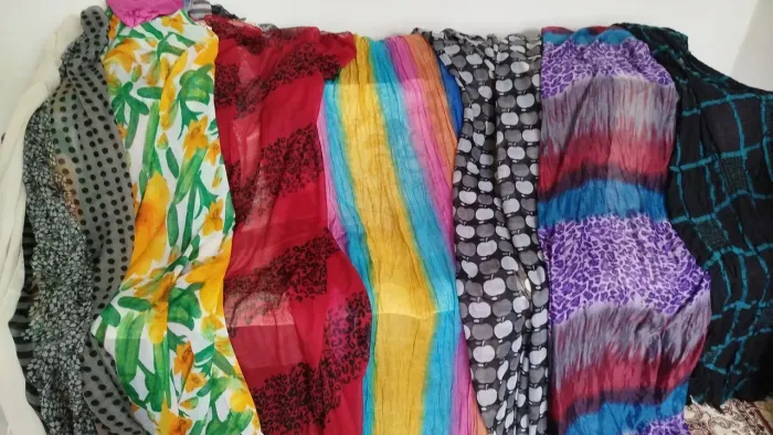 Vendo lote de lenços de algodão e seda 45 peças 