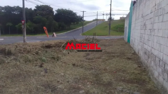 Excelente terreno de esquina zona mista em avenida com linha de ônibus e comércio