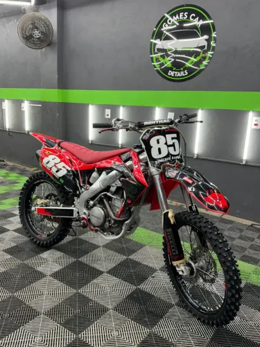 CRF 250 R Importada e injeção eletrônica