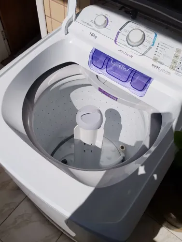 Vendo Máquina de Lavar Electrolux Tec Jet Clean 16kg - Perfeito estado de conservação