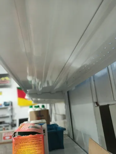 Gôndolas para lojas em metal reforçado