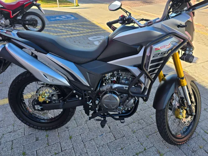 Moto muito nova