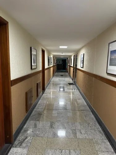 ALUGA AMPLAS SALAS COMERCIAIS NO COMÉRCIO