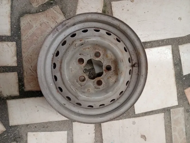 Duas rodas de carro