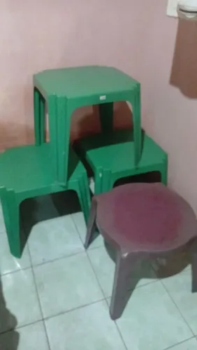Mesinha de plástico infantil
