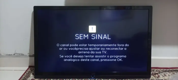 TV AOC 40" LED Full HD LE40H157 - Ótimo Estado