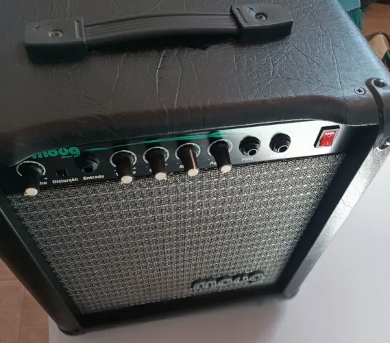 Cubo pra guitarra Moug