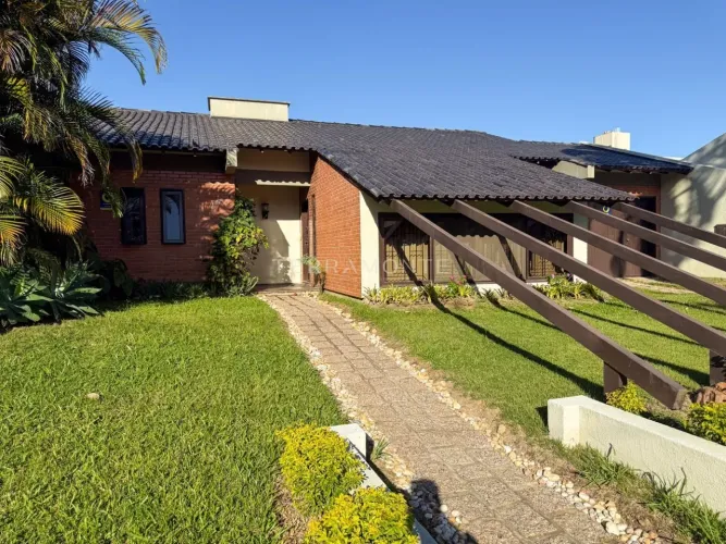Linda casa com Piscina aquecida no coração da Vila Moema!