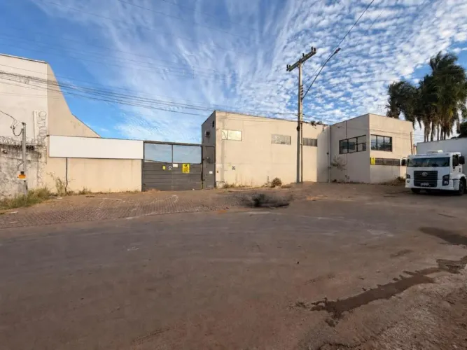 Prédio Comercial - Rua Jose Clemente Pereira - Setor Cândida de Morais