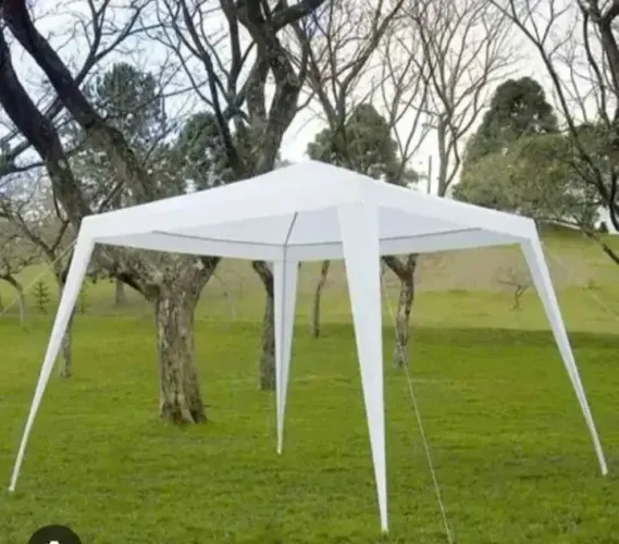 Tenda gazebo dobrável por 299,00 reais