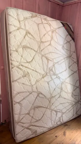 Colchão Ortobom Ouro Spring Casal - molas, firme e conservado