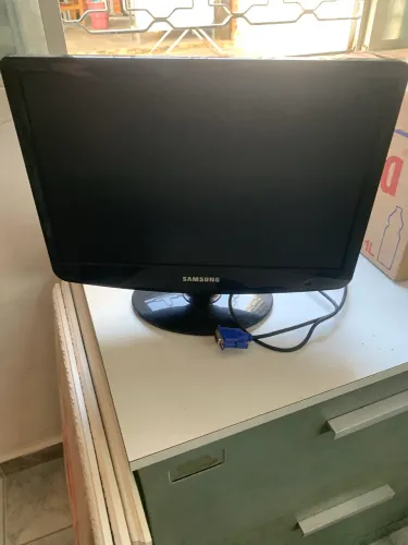 Monitor Samsung 17 polegadas 