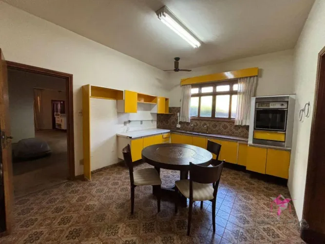Casa com 4 dormitórios à venda, 492 m² por R$ 850.000,00 - Centro - Leme/SP