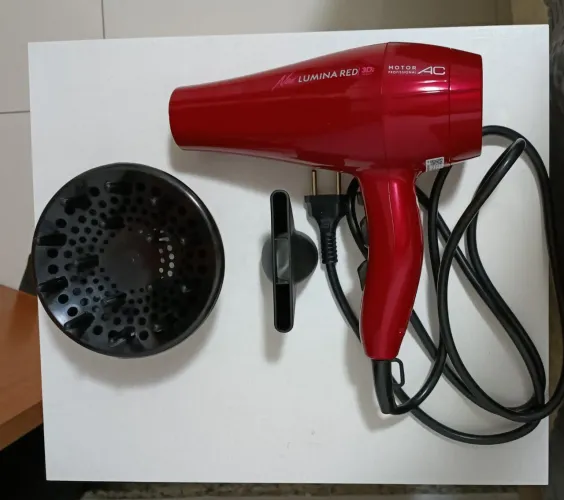 Secador gama New lumina 3D red com difusor usado 2 vezes