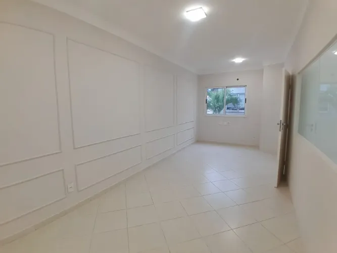 Sala comercial para locação, no Centro em Limeira/SP.