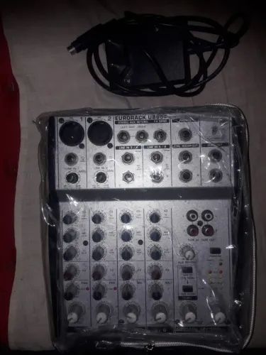 Mesa de Som e Plaquinha de Som Behringer!