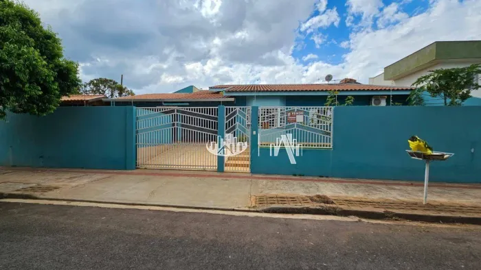 Casa com 3 quartos à venda, 160 m² por R$ 730.000 - Aritana - Zona Leste de Londrina/PR