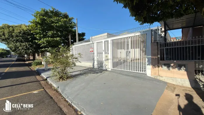 Casa residencial na Av. vinte e Cinco de Janeiro