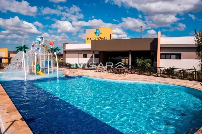 Excelente lote com 252m² no Condomínio Porto Royale em Dourados/MS