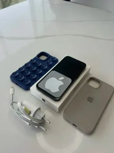 iPhone 14 128GB ? Impecável, com caixa, carregador e 2 capinhas
