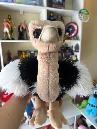 Avestruz de pelúcia