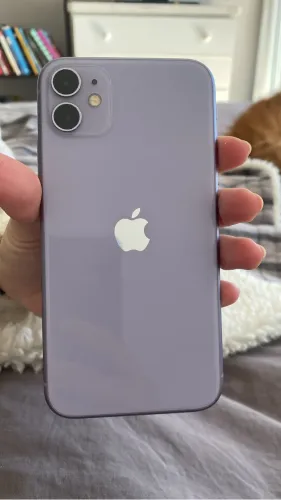 iPhone 11 lilás | 93% bateria | tela trincada 