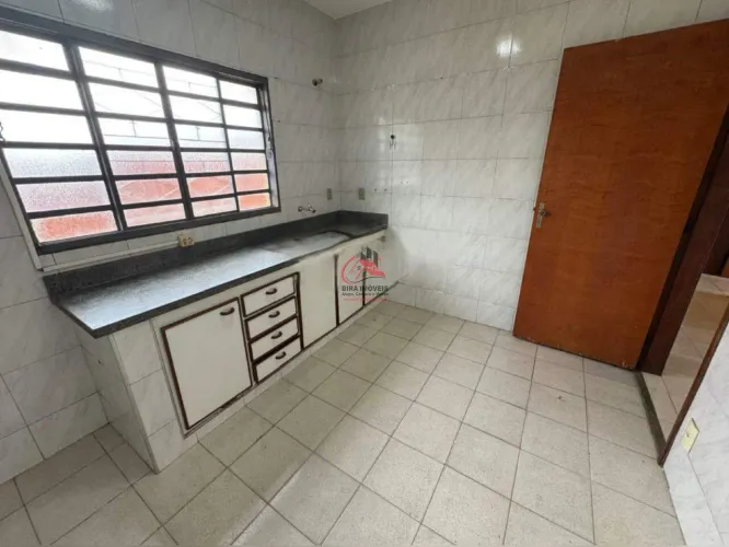 Apartamento Térreo no Santa Maria com 3 Quartos (1 Suíte) - 2 Vagas Cobertas