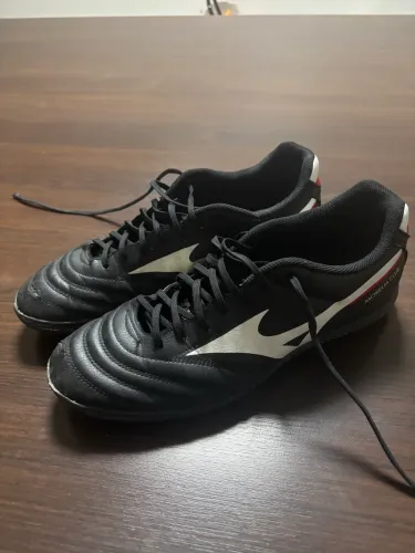 Chuteira Mizuno Morelia Club 44