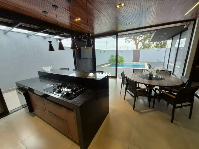 Casa à venda no Condomínio Mario Franco