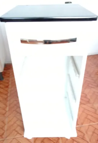 Balcão com gaveta