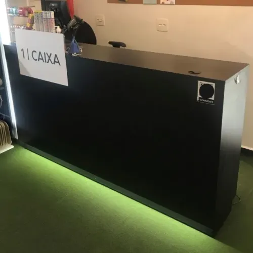 Balcão Caixa Preto Com Iluminação Led Design Recepção ou Loja - C:200 P:40 A:105cm