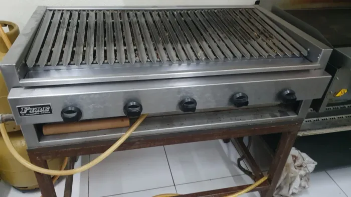 Char Broiler a Gás, modelo GG80/GG110  fabricado pela marca Fire