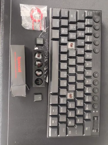 Teclado redragon Hórus mini ainda na garantia