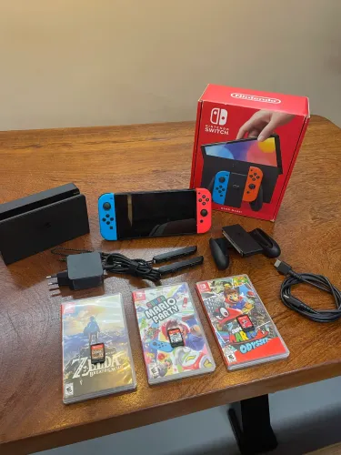 Nintendo Switch OLED - Perfeito Estado | Completo + 3 Jogos + Case