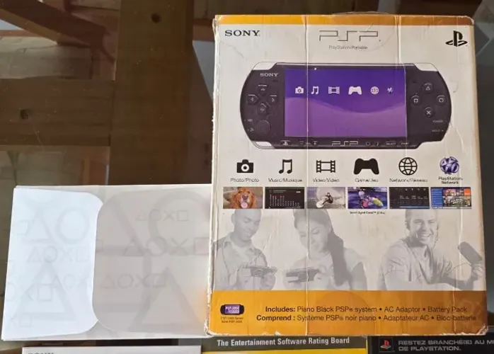 SONY PSP 3001 CAIXA + MANUAIS E ESTOJO.