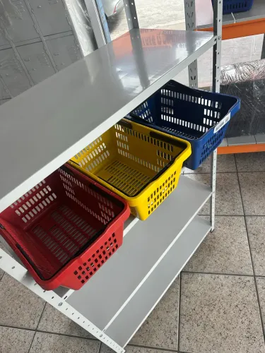 CESTA PLÁSTICA COLORIDA