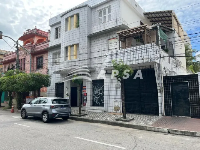 LOJA COM 20M³ BEM EM FRENTE PRAÇA DO LICEU DO CEARÁ E CORPO DE BOMBEIRO. ÓTIMA MOVIMENTAÇÃ